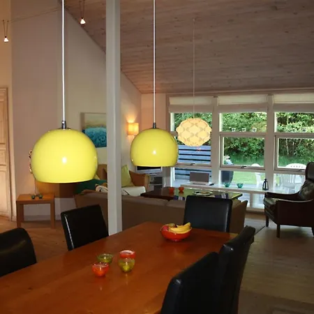 度假居 Four-bedroom Holiday In *