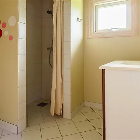 度假居 Four-bedroom Holiday In *